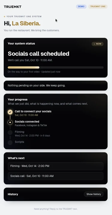 Demostración de TRUEMKT ONE Tracker con una llamada sobre redes sociales programada, avances, próximas tareas e historial.